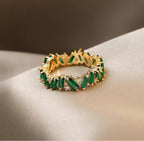 Emerald gold ring